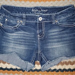 Ariya Shorts size 7/8
